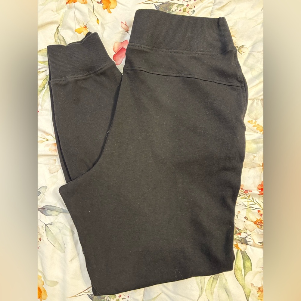 Unworn Pact Black Airplane Joggers, Medium